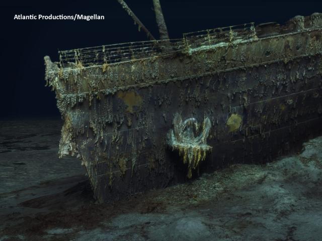 A submersible that takes tourists to the Titanic shipwreck went missing ...