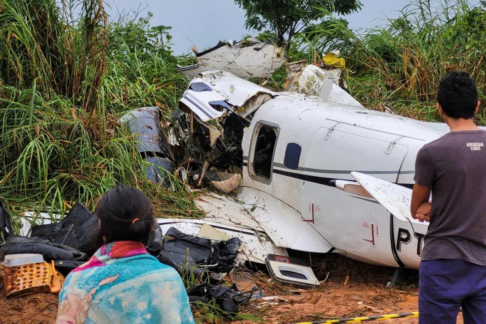 Brazil Fourteen Killed As Small Plane Crashes In Amazonian Rainforest