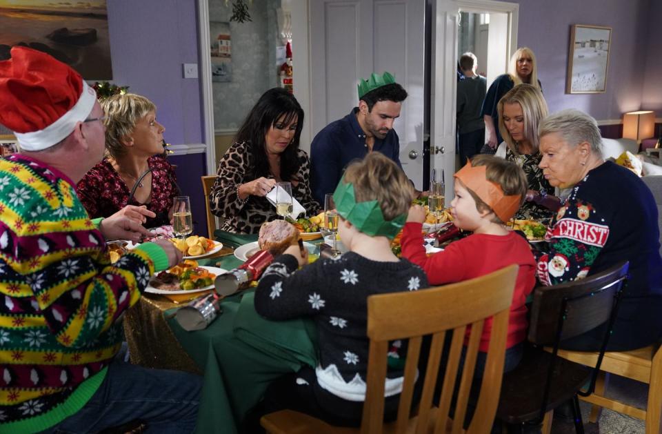 Wednesday, December 25: The Slaters join the Beales for Christmas