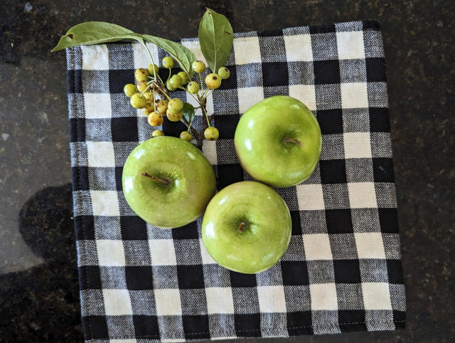 Granny Smith Apples @ Boxed Greens