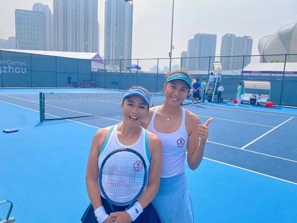 詹家姐妹率先打進杭州亞運網球女雙4強。摘自詹詠然臉書