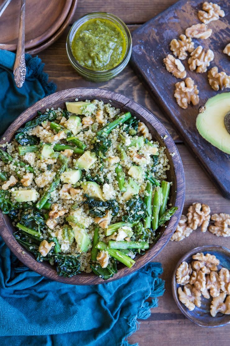 17) Pesto Quinoa Salad with Asparagus and Kale