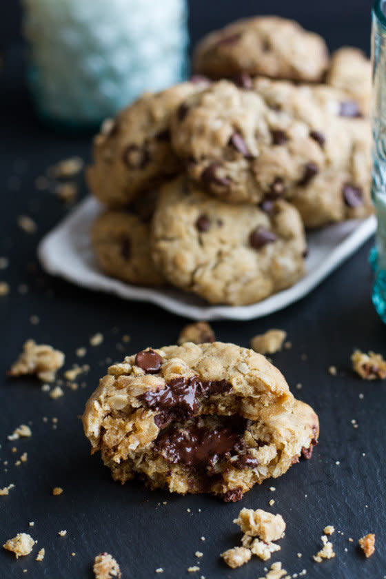 <strong>Get the <a href="https://www.halfbakedharvest.com/moms-simple-oatmeal-chocolate-chip-cookies-best-oatmeal-chocolate-chip-cookies-around/" target="_blank">Mom&rsquo;s Best Oatmeal Chocolate Cookies recipe</a>&nbsp;from Half Baked Harvest</strong>