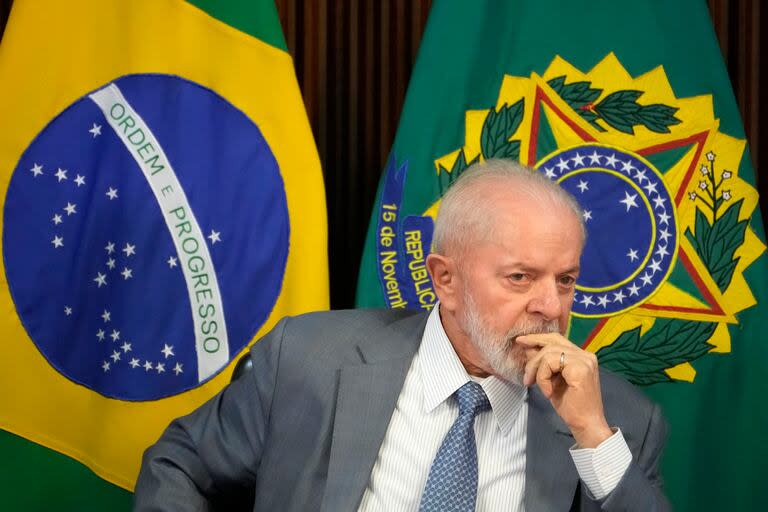 “Sólo tenemos un problema en este país: el comportamiento del Banco Central (...) trabajan para perjudicar al país”, dijo Lula. (AP Foto/Eraldo Peres)