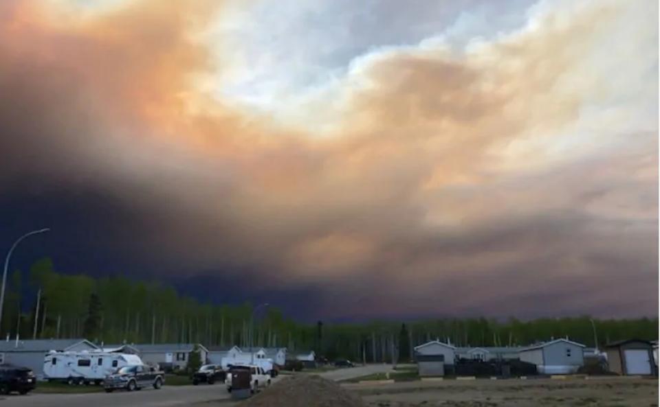 The wildfire near the northern Alberta town of High Level has been burning since May 12. (Deb Stecyk/CBC News)