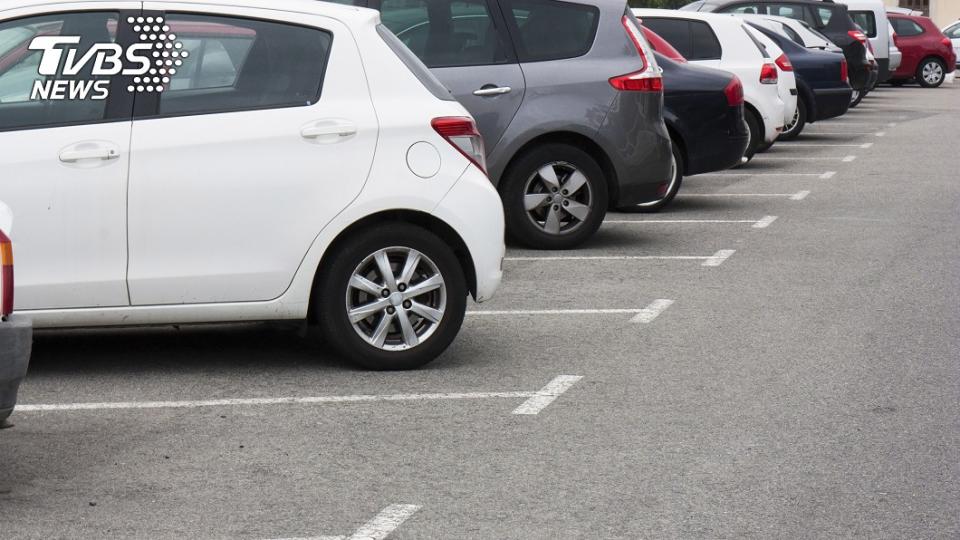 對於許多開車族而言，找尋停車場也是件麻煩的事情。（示意圖／TVBS）