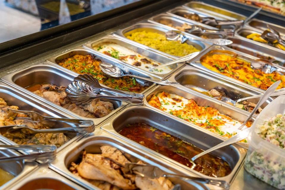 Hot food bars at supermarkets are a big nope for those who know how tricky it can be to keep so many different foods at just the right temperature. zoranm