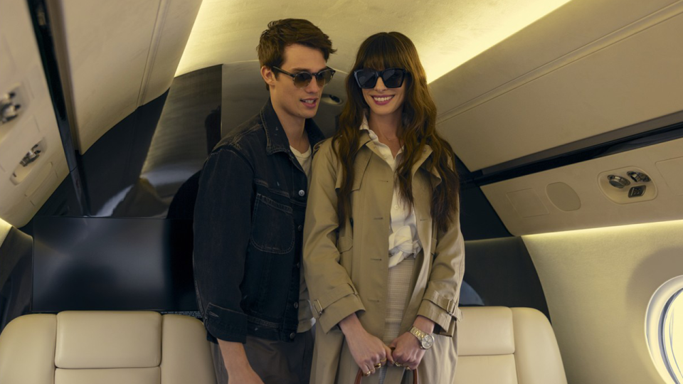 Nicholas Galitzine and Anne Hathaway in the Idea of You on a private jet