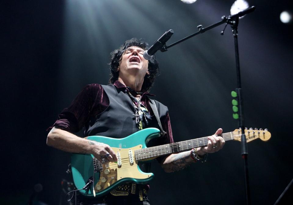 Saúl Hernández encabezó a Caifanes.