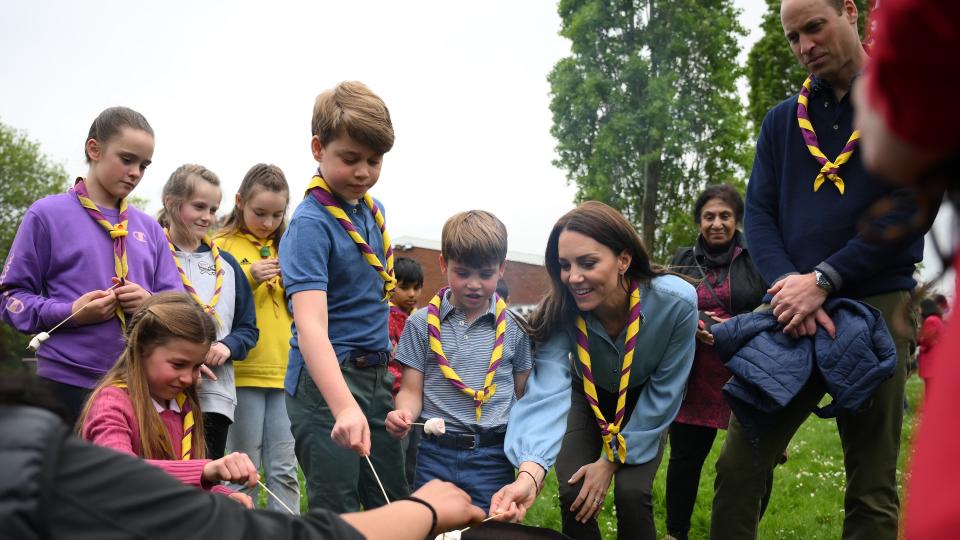 Princess Charlotte of Wales, Prince George of Wales, Prince Louis of Wales and Catherine, Princess of Wales toast marshmallows