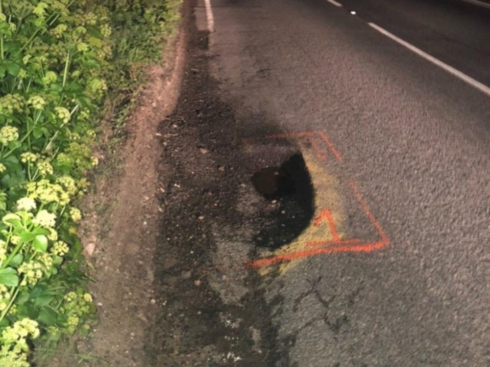 Chris Cawthorne hit the pothole while driving in Essex. (Chris Cawthorne/SWNS)