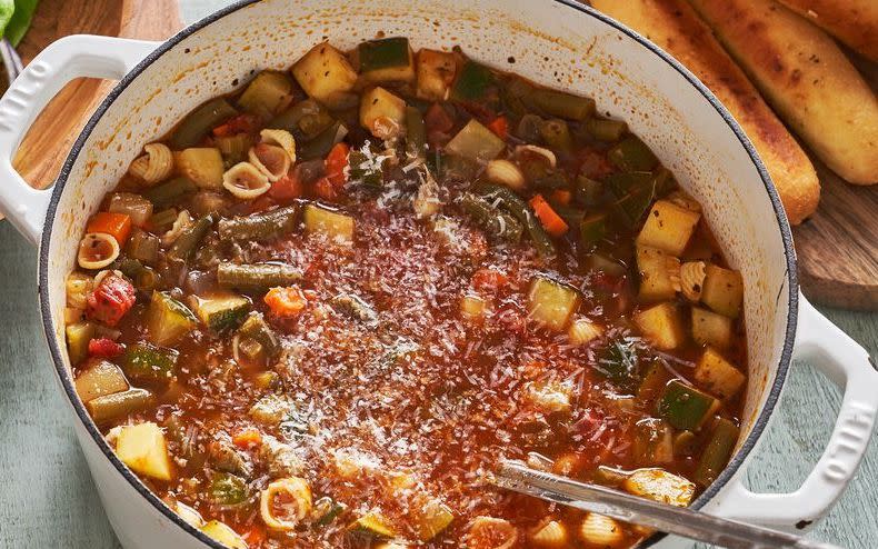 Copycat Olive Garden Minestrone Soup