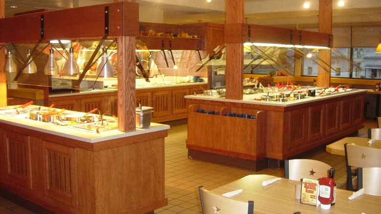 Inside of Ponderosa Steakhouse buffet