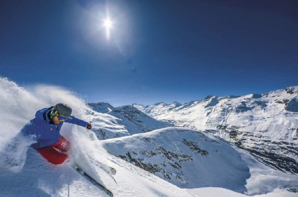 A skier make the most of Obergurgl’s assets (Oetztal Tourismus / Ernst-Lorenzi)