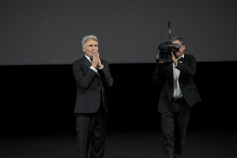 Harrison Ford después de recibir su Palma de Oro honorífica en el 76º festival internacional de cine de Cannes, sur de Francia, el jueves 18 de mayo de 2023. (Foto AP/Daniel Cole)