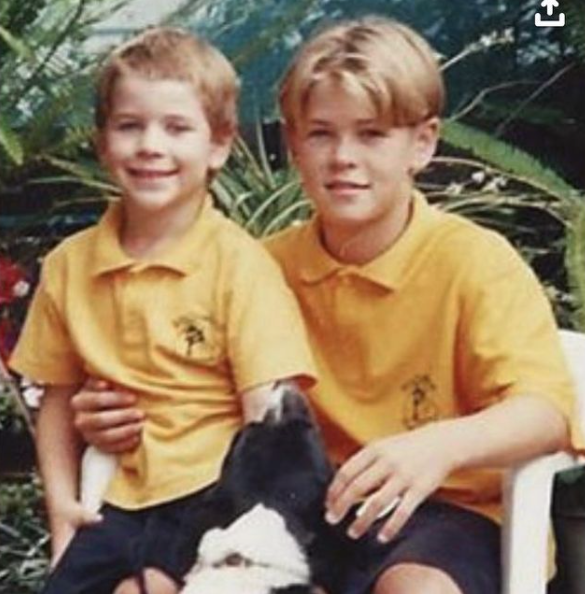 Chris Hemsworth Liam Hemsworth throwback unrecognisable snap 