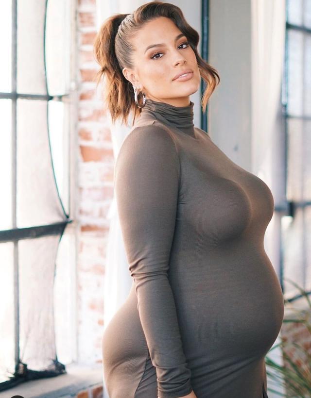 Why Is Ashley Graham Crying Over Her Pregnancy Body?