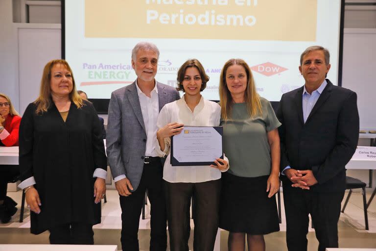 Ilaria Landini y el diploma de graduada del programa de estudios