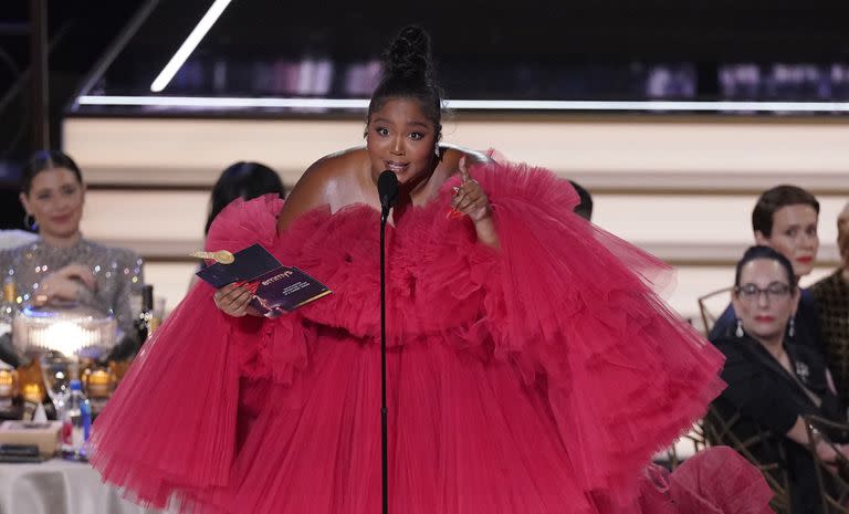 Lizzo, presentadora y ganadora en los Emmy