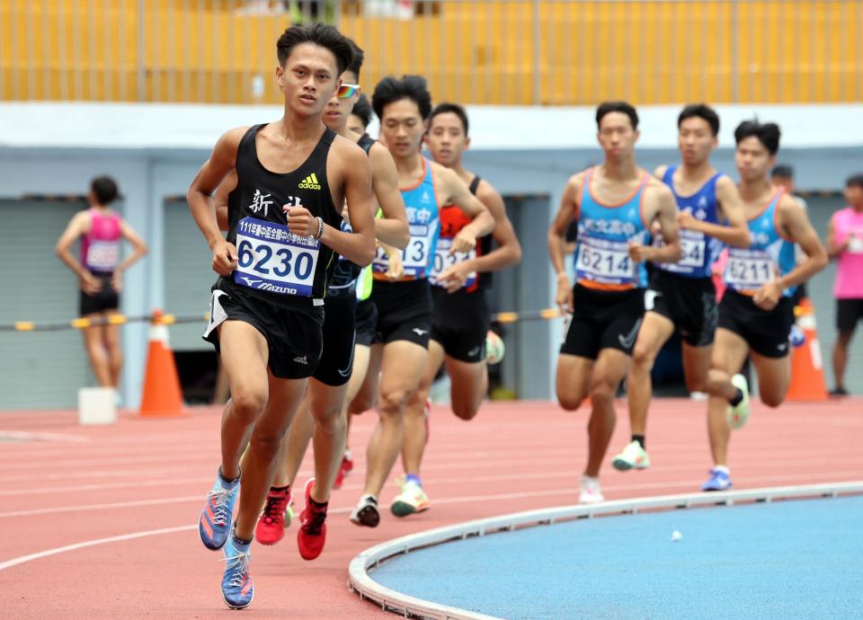 中市新社高中田睿祥以4分08秒09成績勇奪1500公尺金牌，並破大會紀錄。（台中運動局提供）