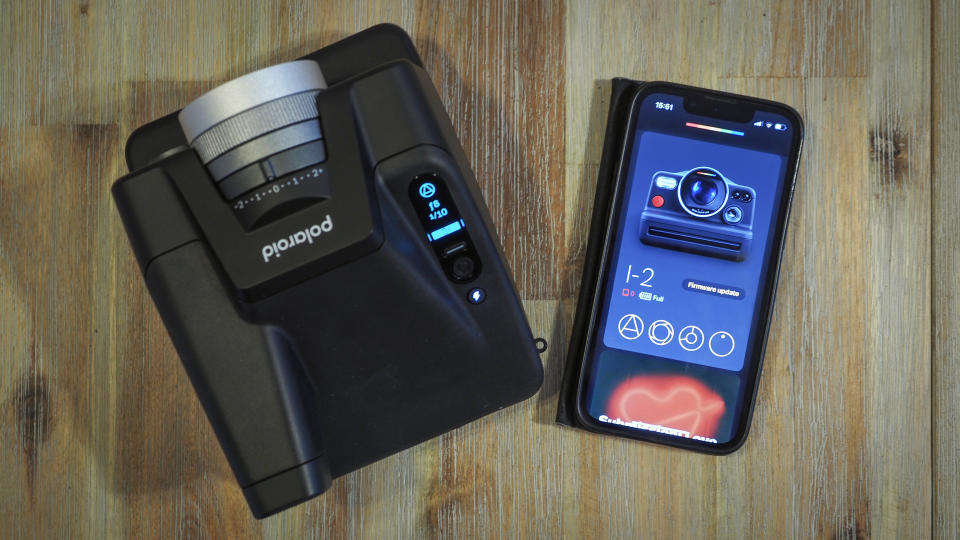 Polaroid smartphone app controlling a Polaroid I-2 camera
