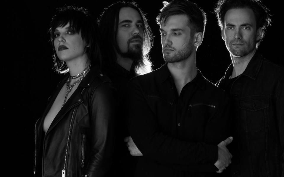 Es gibt viele starke Frauen in der Rock- und Metal-Musik, Lzzy Hale ist eine der stärksten. Aber in Sachen Berühmtheit wird auch sie von unserer nächsten Powerfrau in den Schatten gestellt ... (Bild: Jimmy Fontaine)