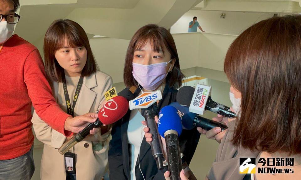 ▲無黨籍台北市議員林穎孟14日再度爆料，疑似有3位民眾在內湖某醫院接種到過期疫苗。（資料照／記者丁上程攝）