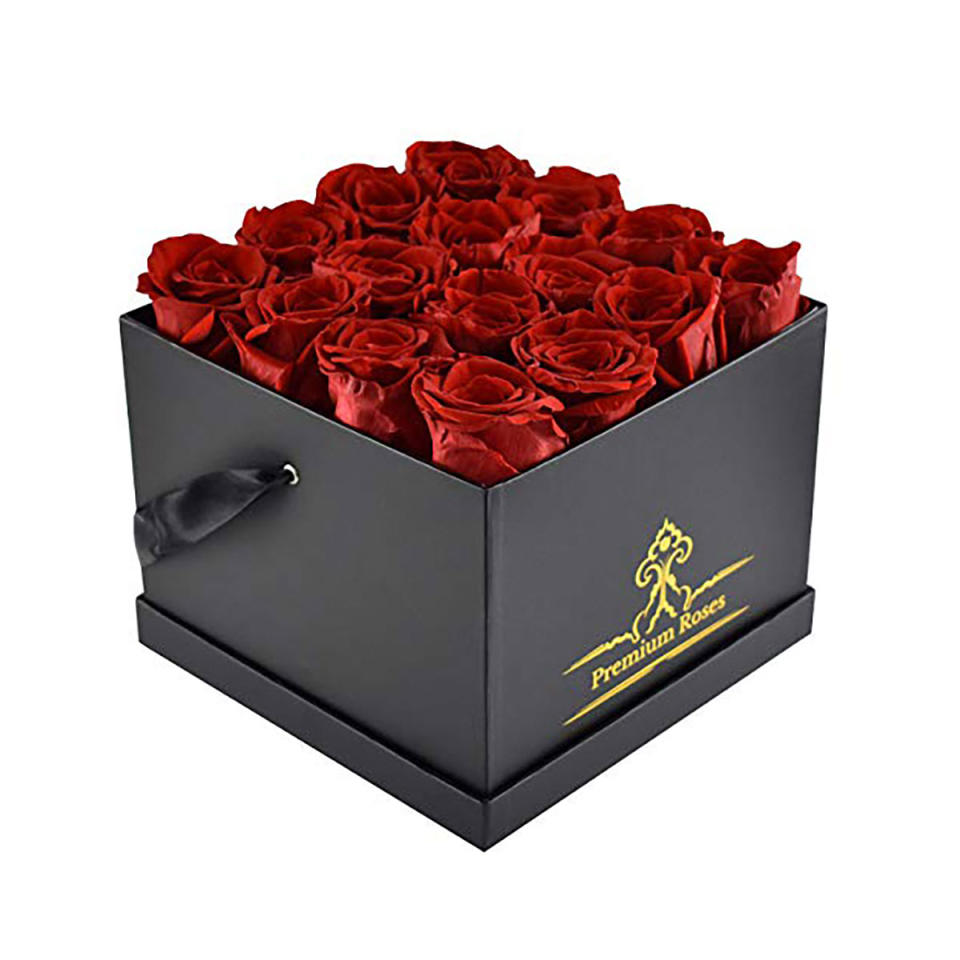 Premium Roses That Last 365 Days