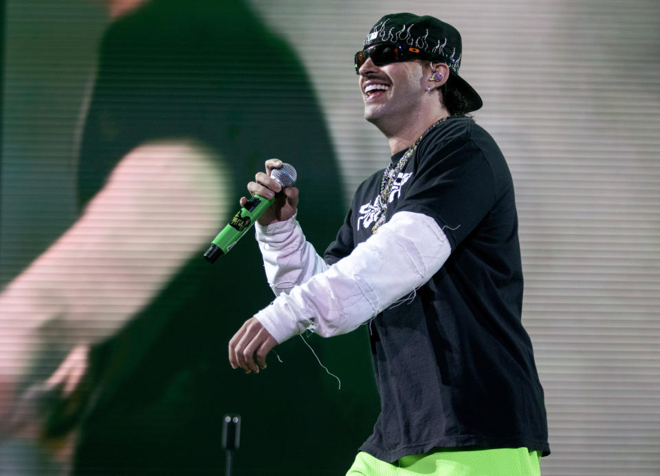 El cantante Feid durante su presentación en el festival Coca-Cola Flow Fest en la Ciudad de México el 26 de noviembre de 2022. (Foto AP/Alejandro Godínez)