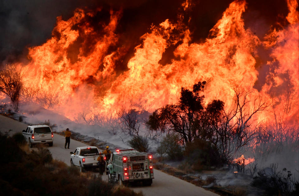 Wildfires in Southern California force thousands to flee