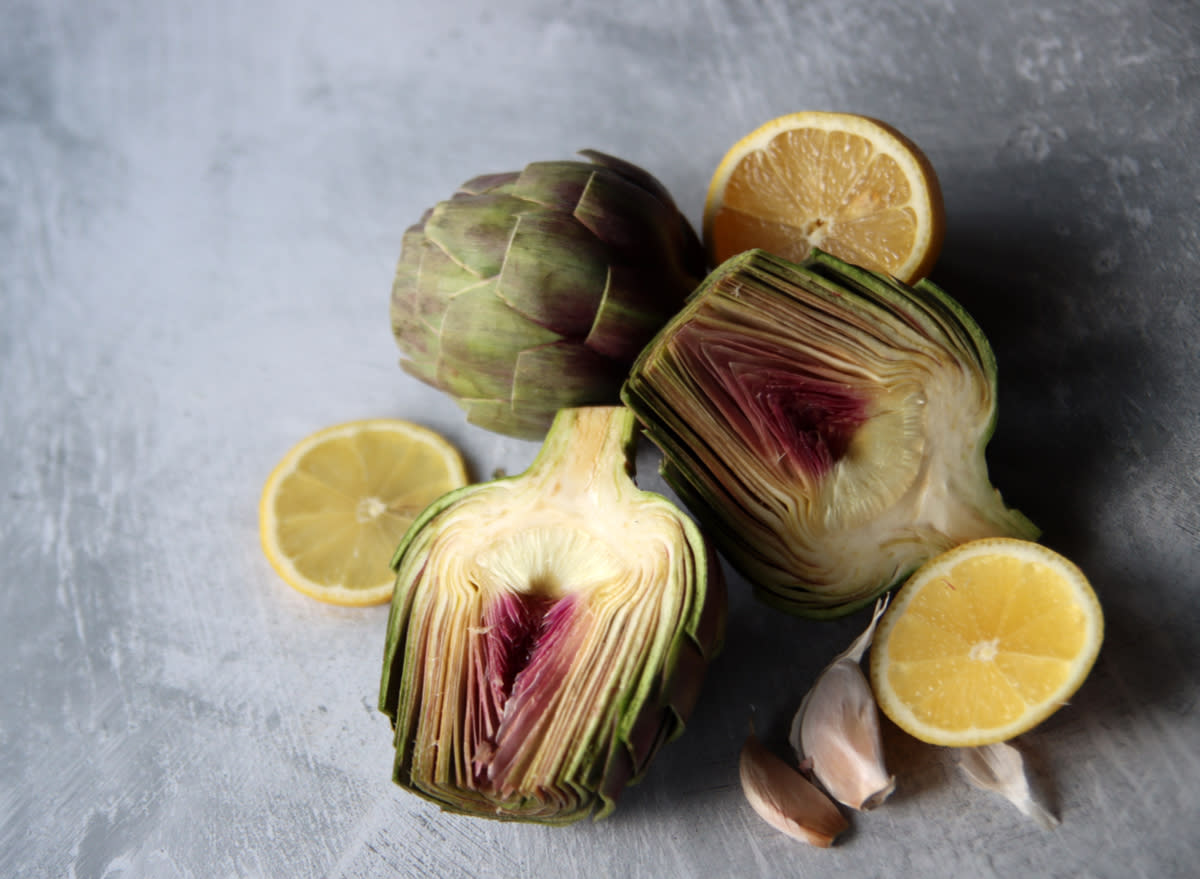 artichokes and lemon halves