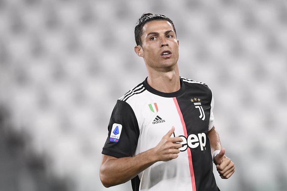 La foto del viernes 26 de junio de 2020, muestra a Cristiano Ronaldo, de la Juventus, durante un encuentro de la Serie A italiana frente a Lecce en Turín (Fabio Ferrari/LaPresse via AP)