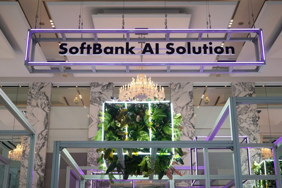 SoftBank reportedly in talks to buy struggling AI chip company Graphcore