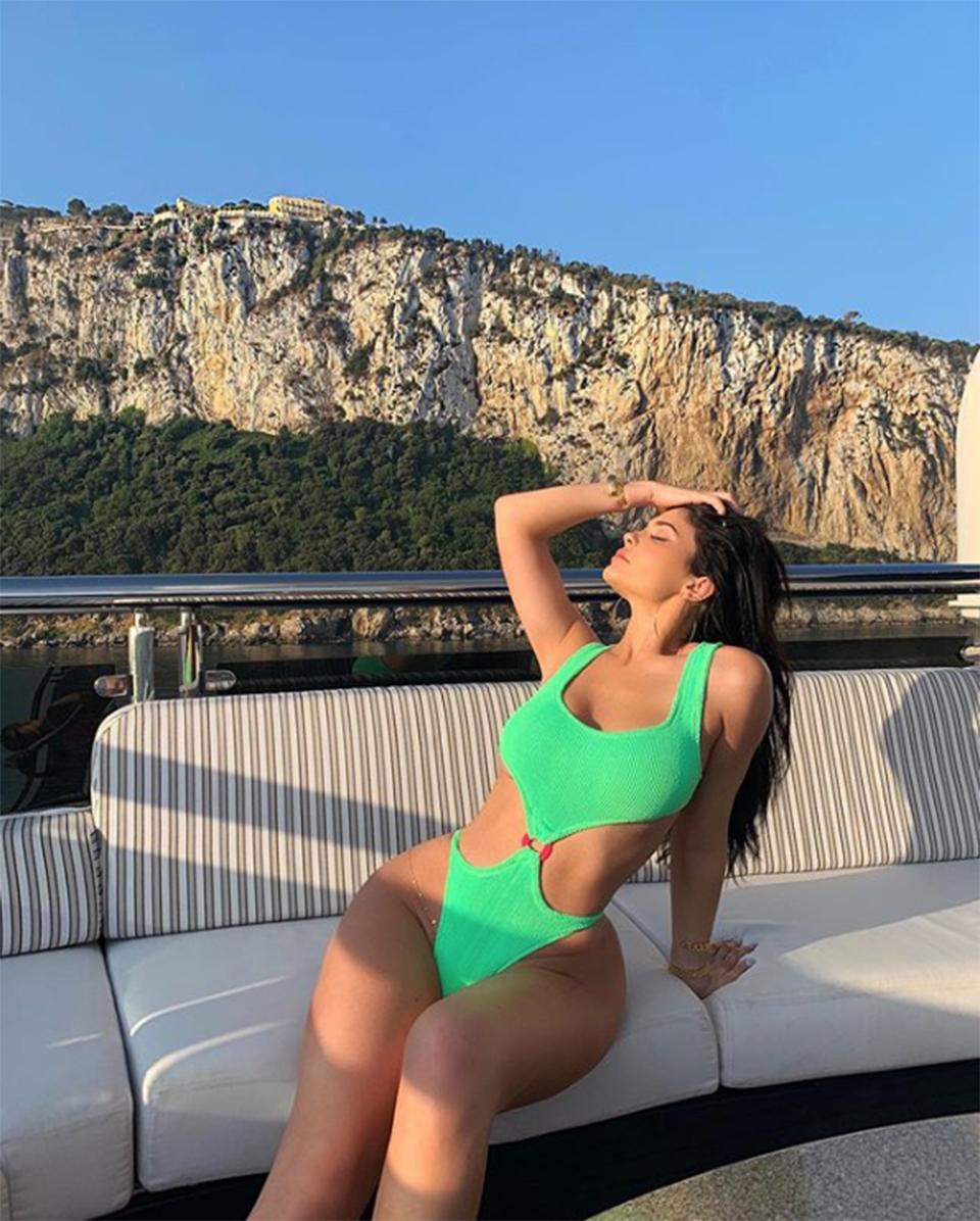 Kylie still basking in her 22-year-old glow! 