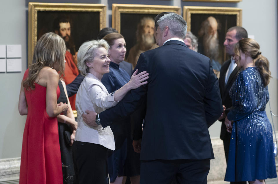 Las fotos para la historia de la cena de la cumbre de la OTAN en el Prado