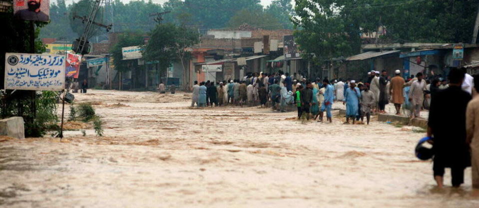 Les inondations ont tué plus de 1 000 personnes depuis le mois de juin au Pakistan.  - Credit:ZUBAIR ABBASI / ANADOLU AGENCY / Anadolu Agency via AFP