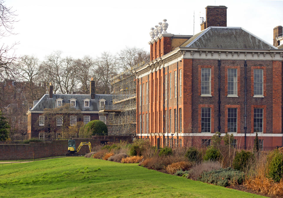 LONDON, UNITED KINGDOM - JANUARY 08: (EMBARGOED FOR PUBLICATION IN UK NEWSPAPERS UNTIL 48 HOURS AFTER CREATE DATE AND TIME) A general view of the State Apartments of Kensington Palace and Apartment 1A which is covered in scaffolding whilst refurbishment works are being carried out on January 08, 2013 in London, England. Prince William, Duke of Cambridge and Catherine, Duchess of Cambridge are scheduled to take up residence in apartment 1A of the Palace in 2013. (Photo by Indigo/Getty Images)