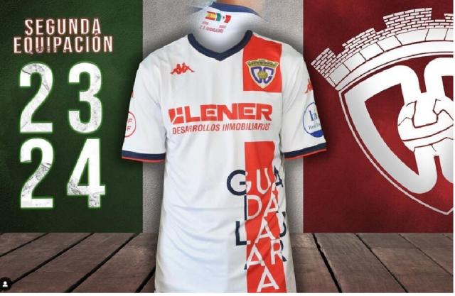 Equipo europeo lanza jersey en homenaje a las Chivas