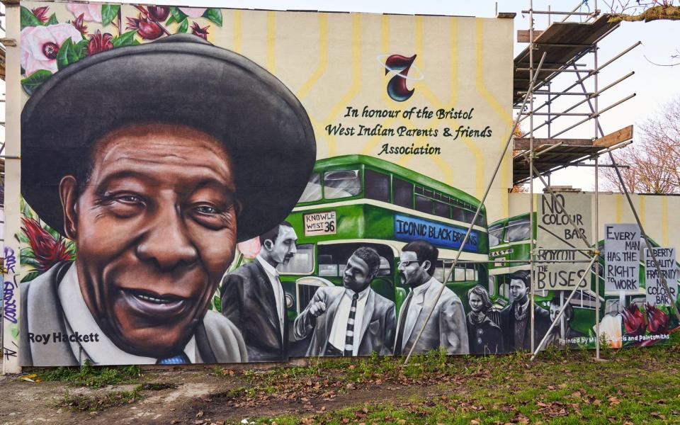 A mural celebrating Hackett and the Bus Boycott in the St Pauls area of Bristol - Steve Taylor ARPS/Alamy