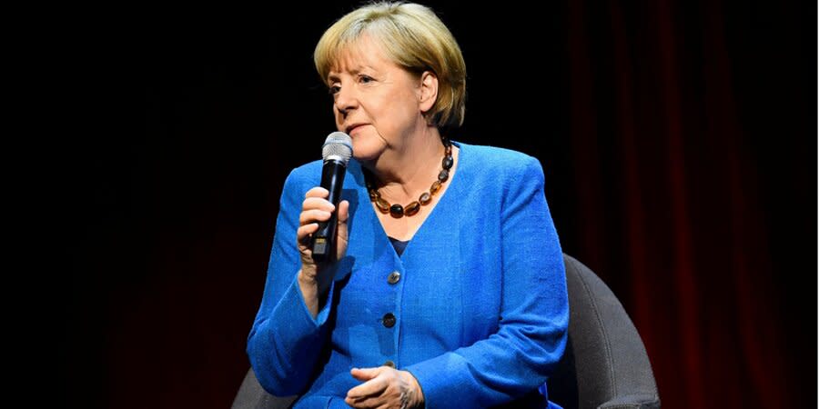 Angela Merkel is criticized for blocking Ukraine's entry into NATO