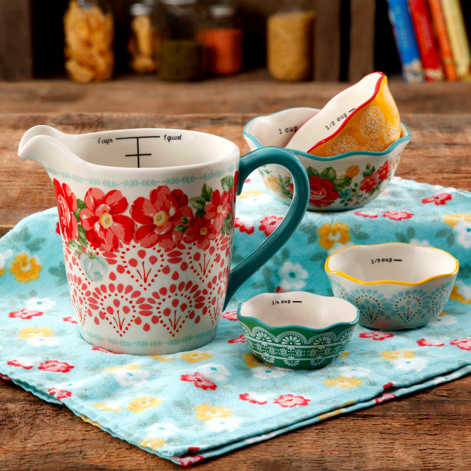 Vintage Floral Measuring Bowl and Measuring Cup Set