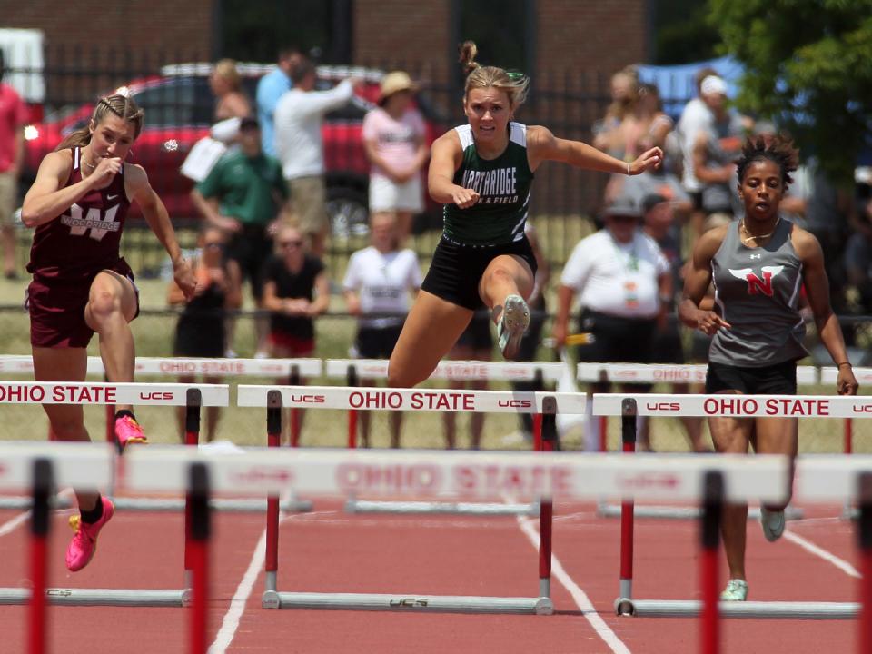 Northridge's Isabel Evans (center)