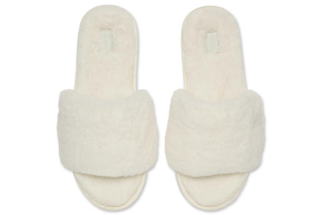Kim Kardashian launches fluffy Skims slippers - perfect for your lockdown  WFH wardrobe — HELLO!