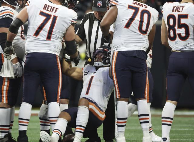 Justin Fields' left shoulder injury is the cruelest twist in the latest Chicago  Bears loss: 'The pain right now is pretty bad'