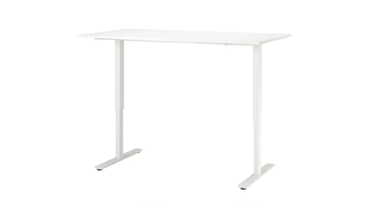 This desk can be height-adjusted between 70cm and 120cm. 