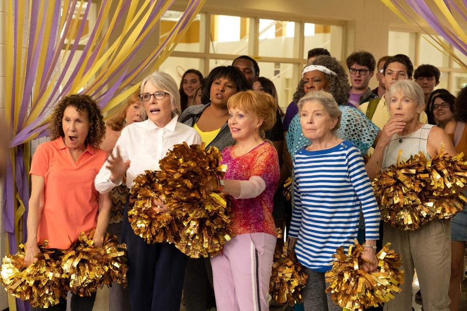 POMS (2019) Rhea Perlman, Diane Keaton, Pam Grier, Jacki Weaver, Phyllis Somerville