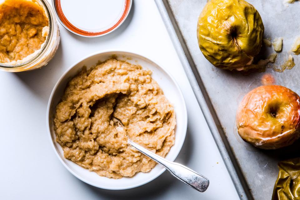 Baked Vanilla-Bourbon Applesauce