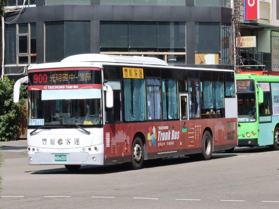 中市公車評鑑出爐，17家業者中，8家甲等，市府交通局要求業者，落實行車安全訓練，共創安全暢通的道路環境。（圖：中市府提供）