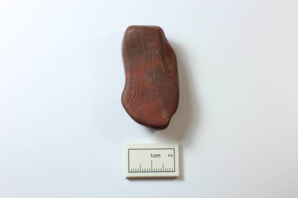 Ochre fragment discovered at the site