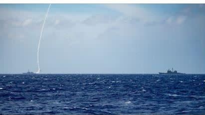  美軍驅逐艦南海「試射飛彈」 （圖／翻攝臉書）